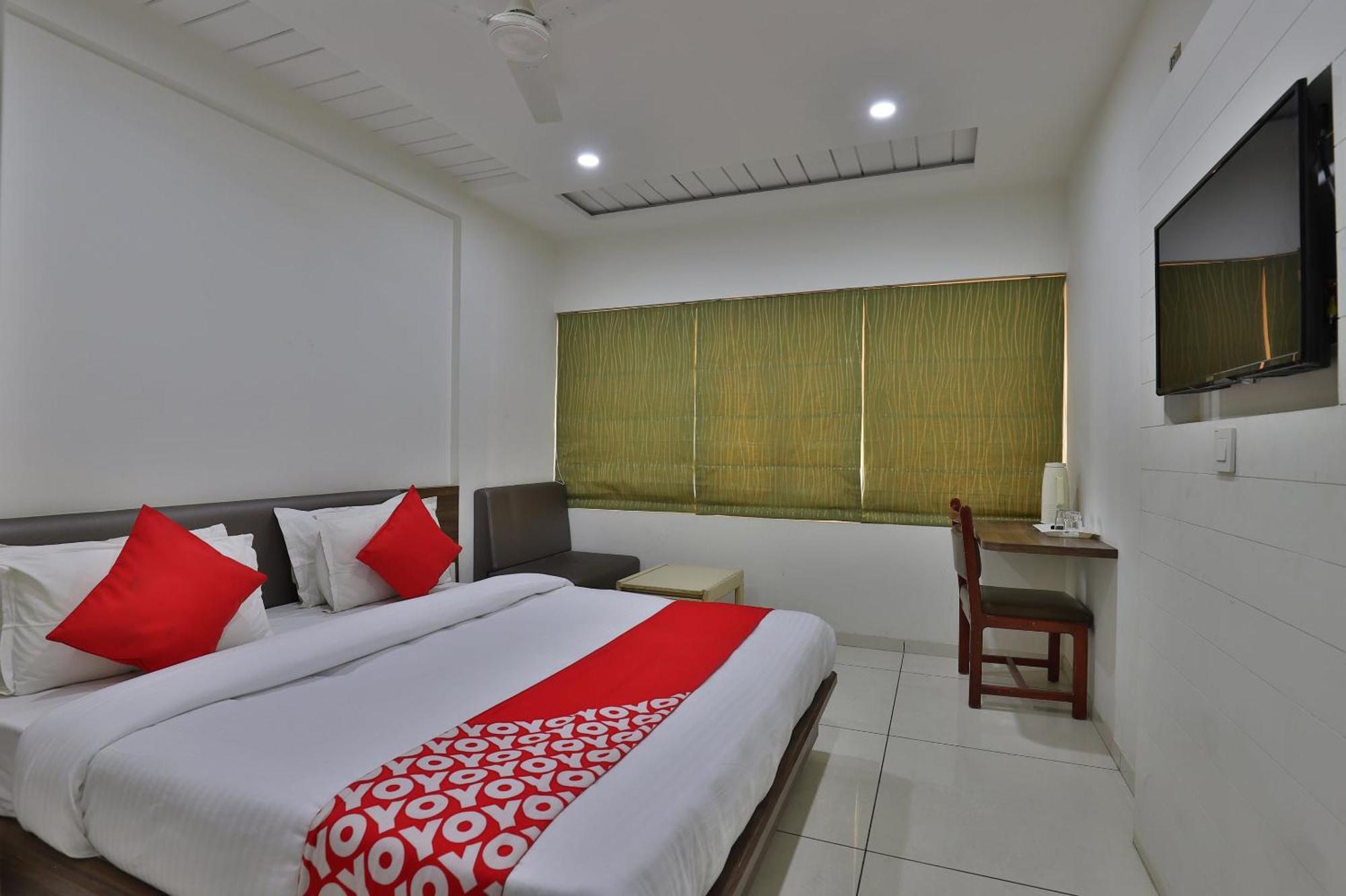 Collection O Panchsheel Hotell Vadodara Exteriör bild