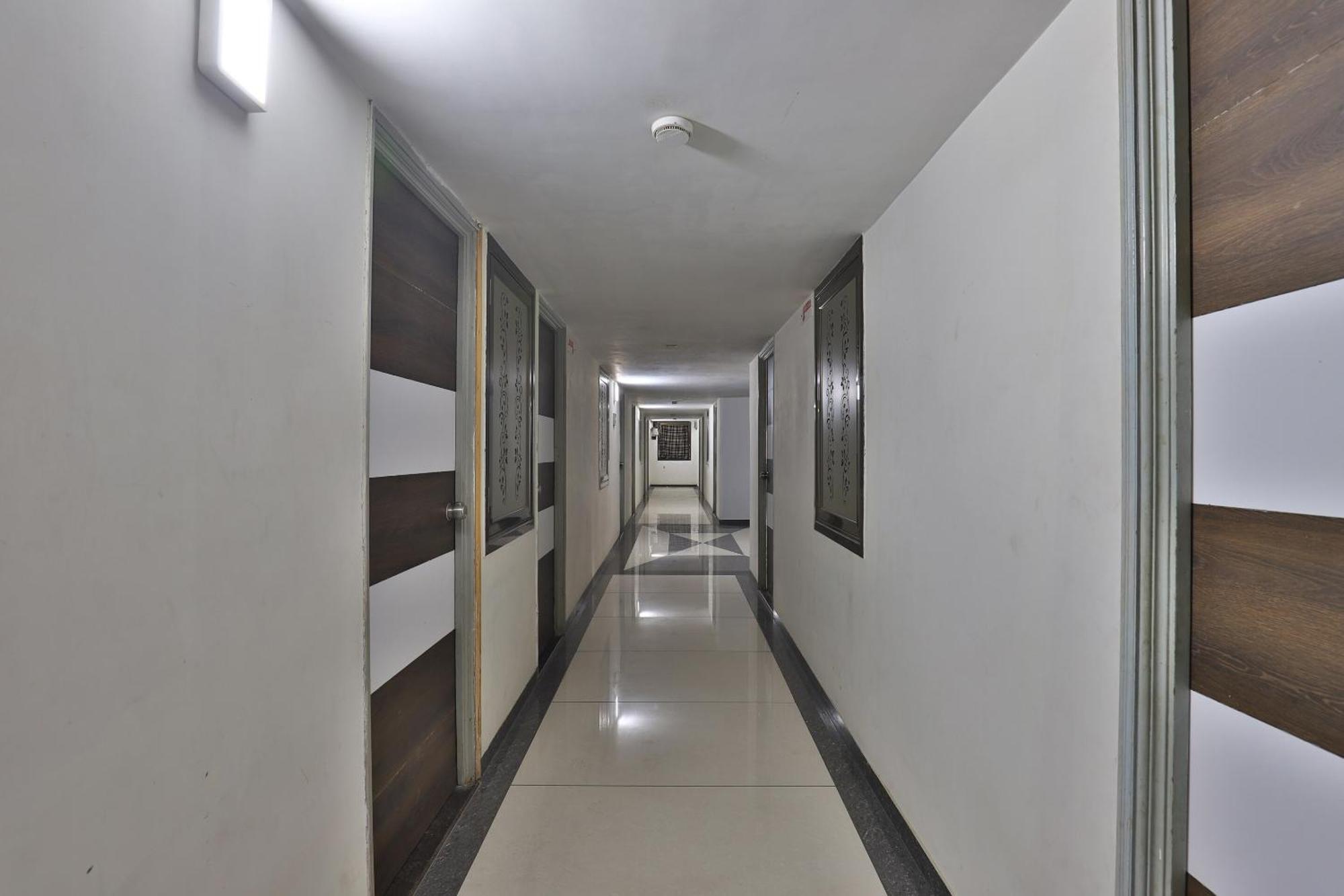 Collection O Panchsheel Hotell Vadodara Exteriör bild