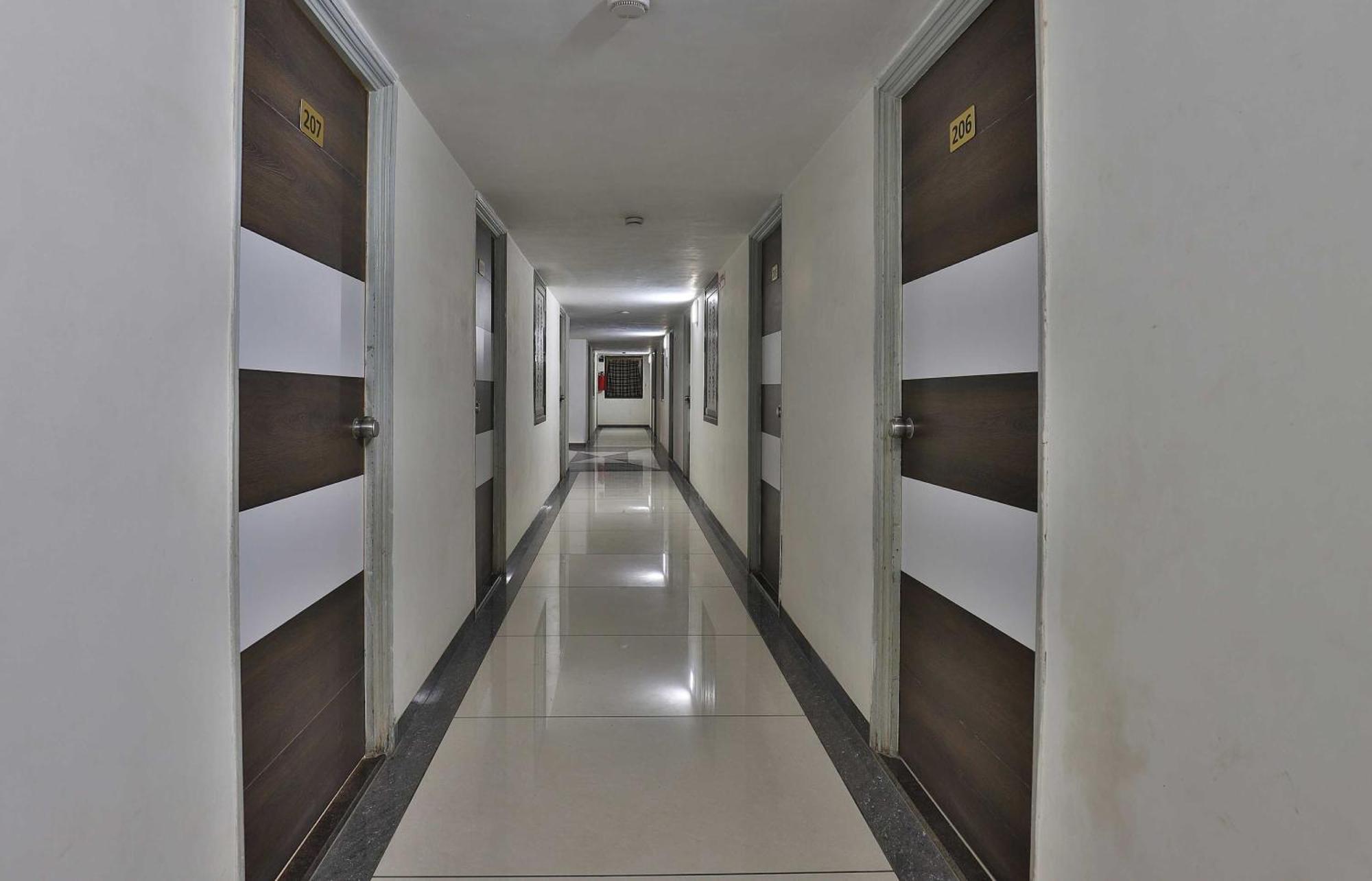 Collection O Panchsheel Hotell Vadodara Exteriör bild