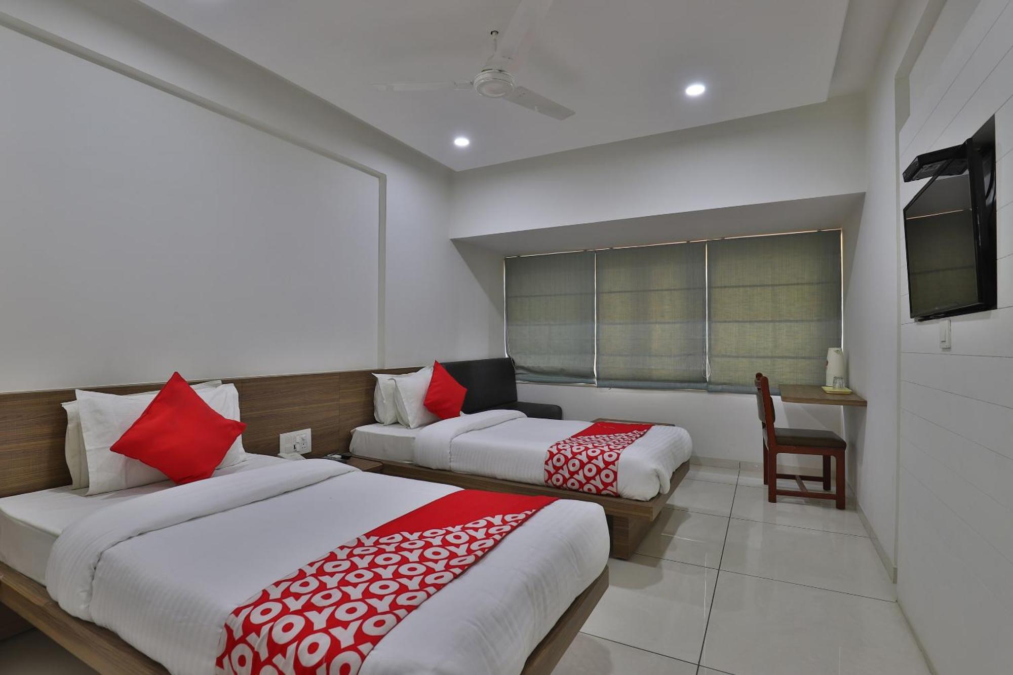 Collection O Panchsheel Hotell Vadodara Exteriör bild