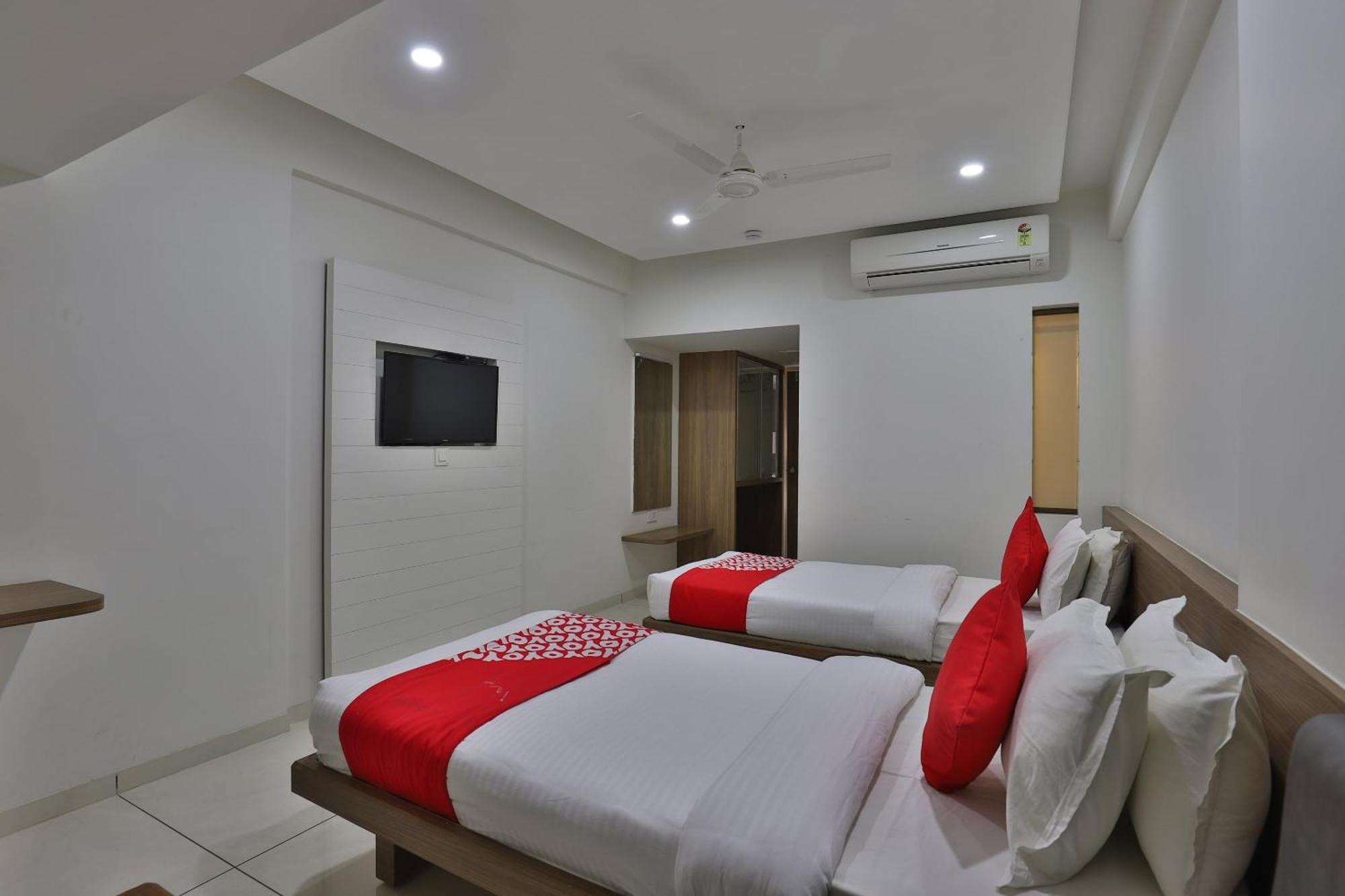 Collection O Panchsheel Hotell Vadodara Exteriör bild