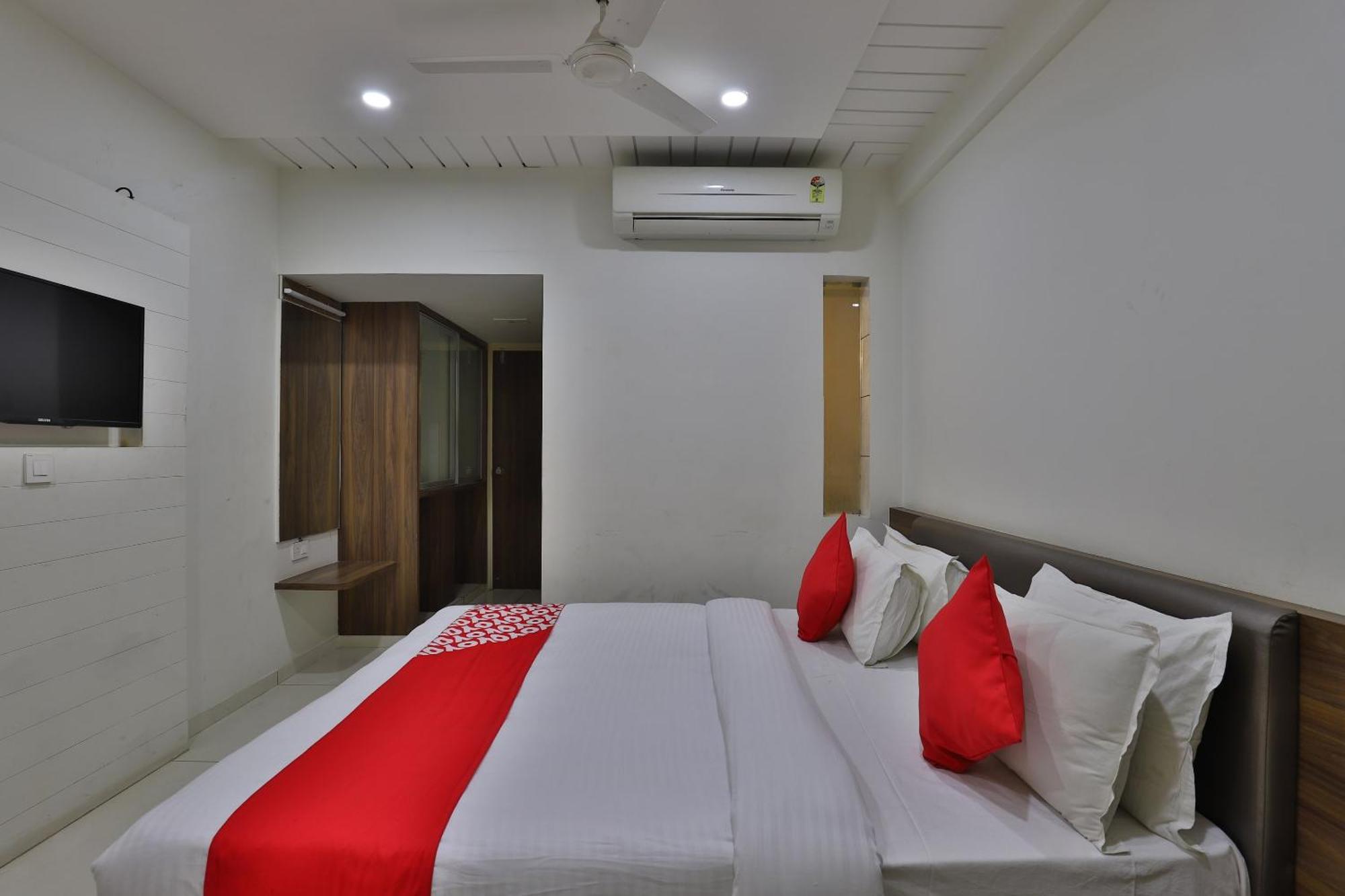 Collection O Panchsheel Hotell Vadodara Exteriör bild