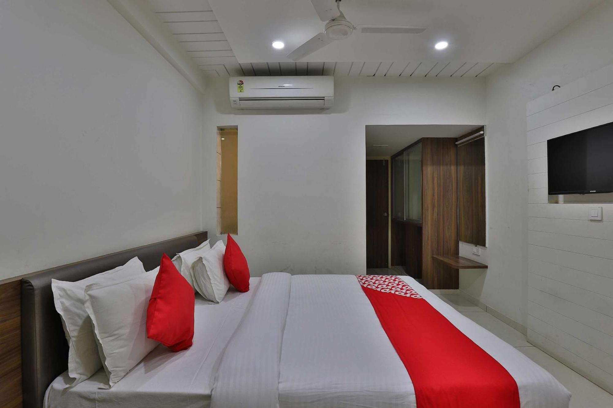 Collection O Panchsheel Hotell Vadodara Exteriör bild