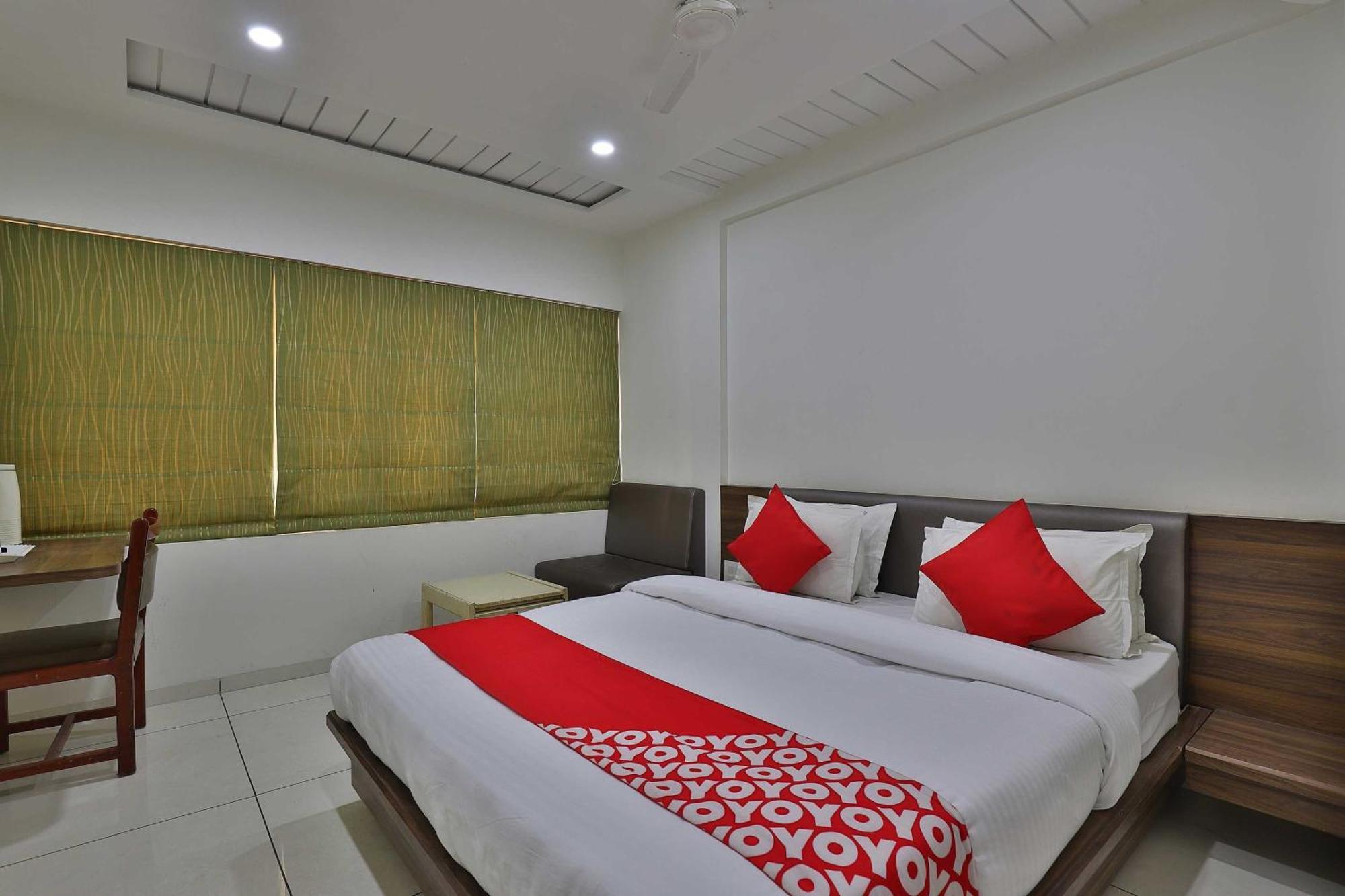 Collection O Panchsheel Hotell Vadodara Exteriör bild